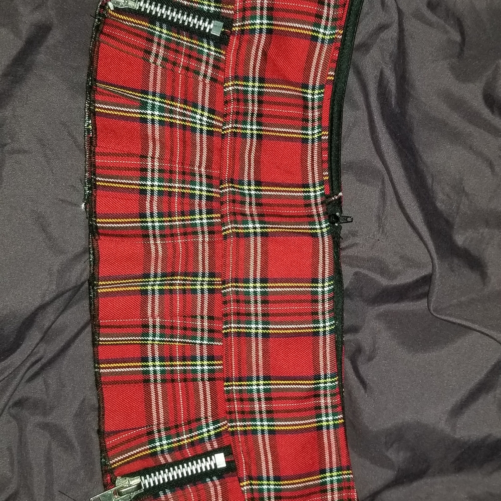 Serious brand red plaid mini skirt size XXL